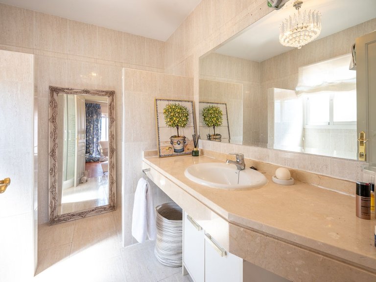 Villa for Sale in Coín, Malaga 19