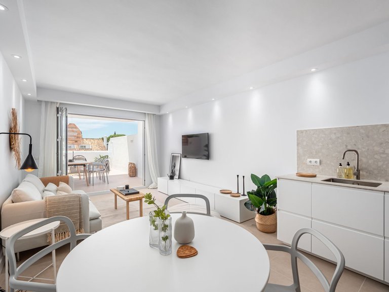 Apartment for Sale in Nueva Andalucía, Malaga 2