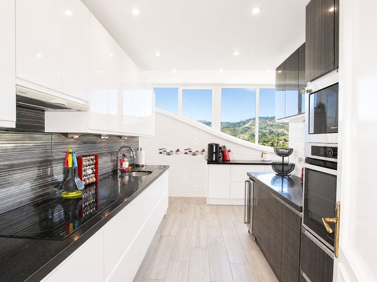 Penthouse for Sale in Elviria, Malaga 11