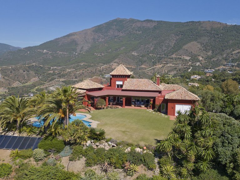 Villa for Sale in La Zagaleta, Malaga 1