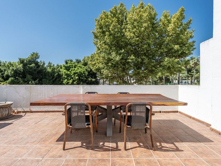 Villa for Sale in The Golden Mile, Malaga 12