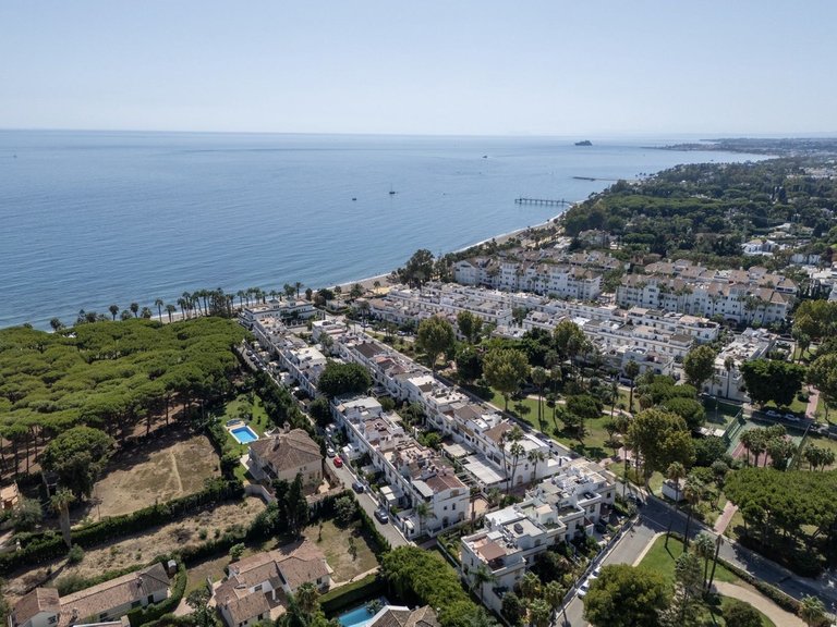 Villa for Sale in The Golden Mile, Malaga 13