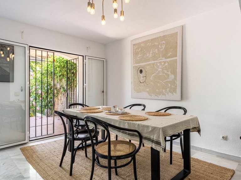 Villa for Sale in The Golden Mile, Malaga 4