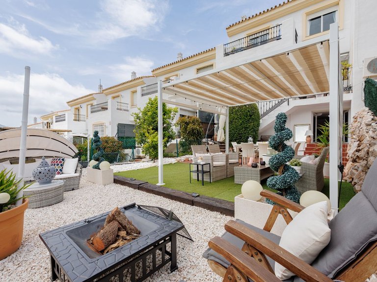 Villa for Sale in Alhaurin Golf, Malaga 1