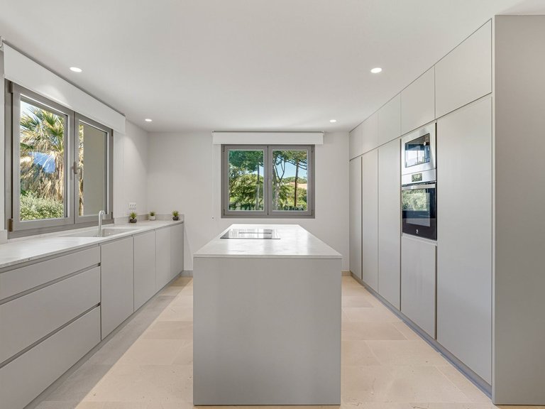 Villa for Sale in Hacienda Las Chapas, Malaga 14