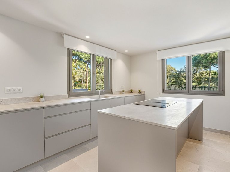 Villa for Sale in Hacienda Las Chapas, Malaga 15