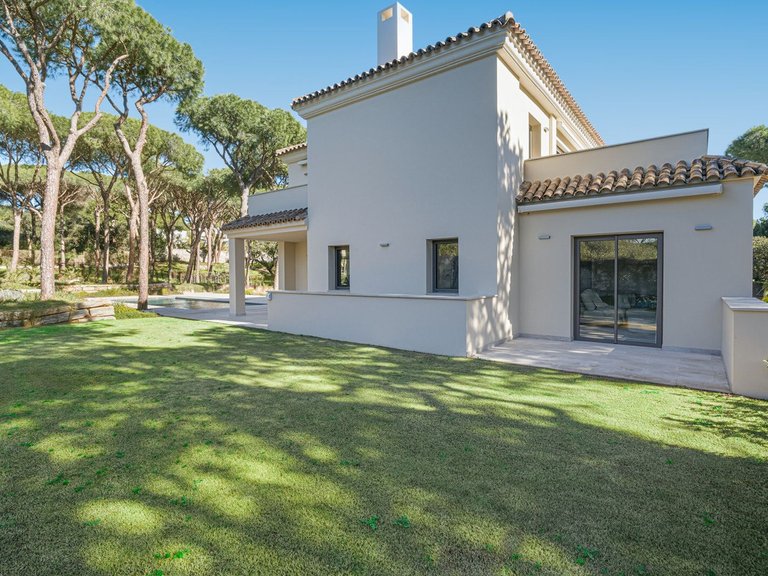 Villa for Sale in Hacienda Las Chapas, Malaga 19