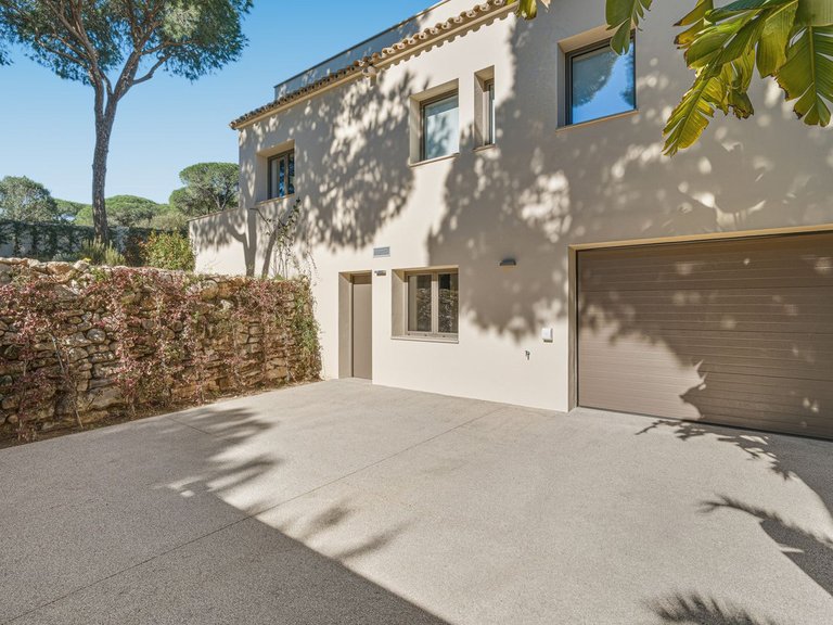 Villa for Sale in Hacienda Las Chapas, Malaga 20
