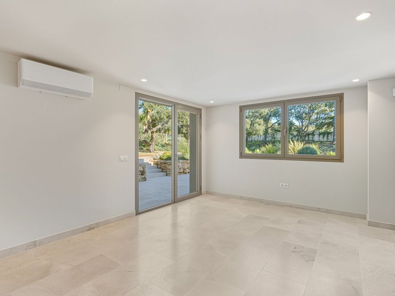 Villa for Sale in Hacienda Las Chapas, Malaga 37