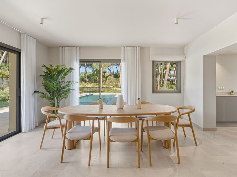 Villa for Sale in Hacienda Las Chapas, Malaga 5