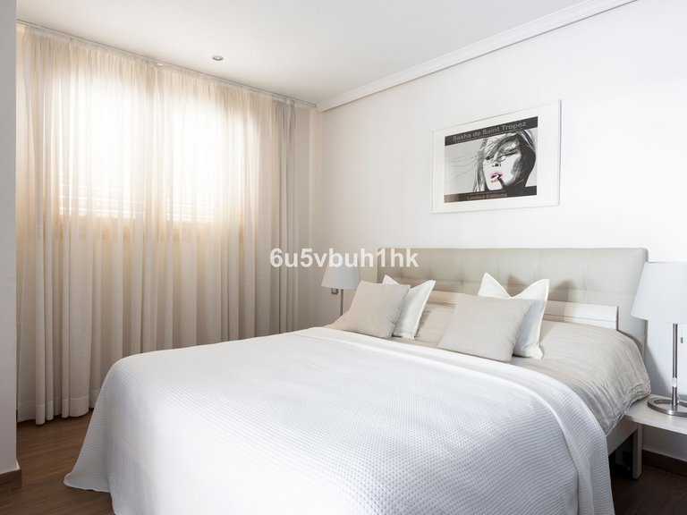Apartment for Sale in Puerto Banús, Malaga 13