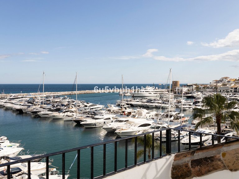 Apartment for Sale in Puerto Banús, Malaga 29