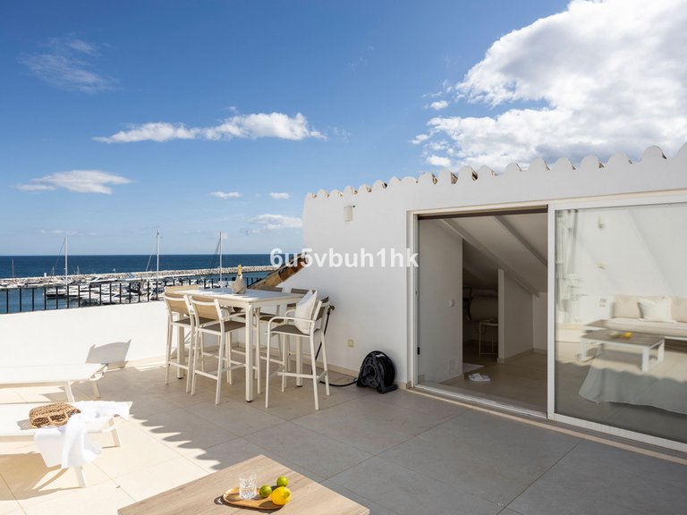 Apartment for Sale in Puerto Banús, Malaga 3