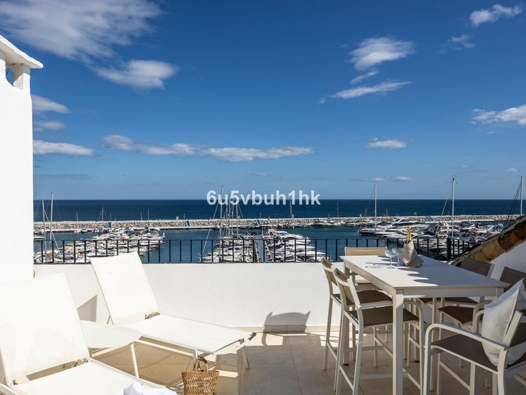 Apartment for Sale in Puerto Banús, Malaga 4