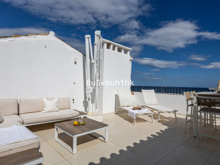 Apartment for Sale in Puerto Banús, Malaga 5