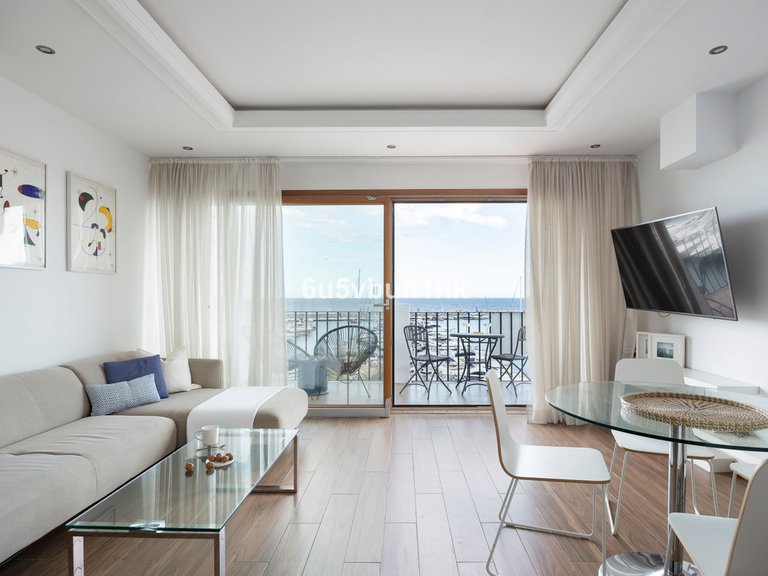 Apartment for Sale in Puerto Banús, Malaga 8