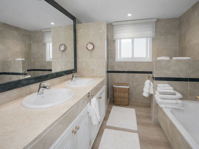 Apartment for Sale in Elviria, Malaga 10