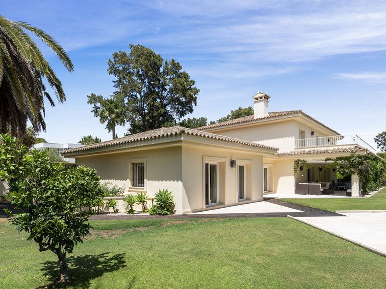 Villa for Sale in Sotogrande Costa, Cadiz 11