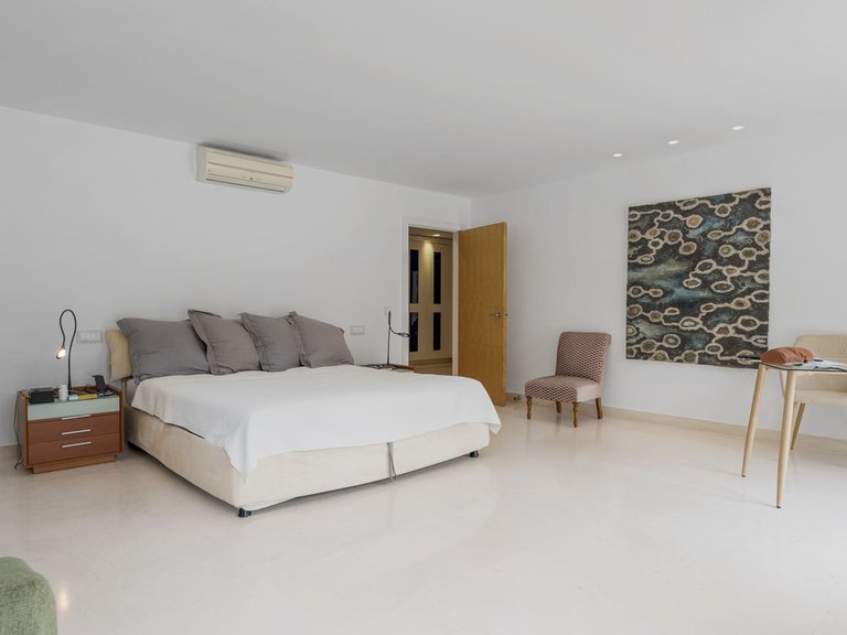Villa for Sale in Sotogrande Costa, Cadiz 33