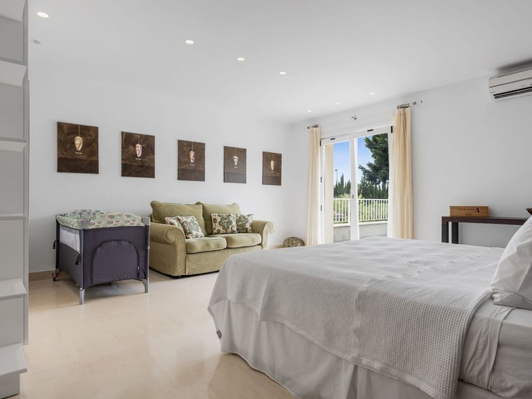 Villa for Sale in Sotogrande Costa, Cadiz 44