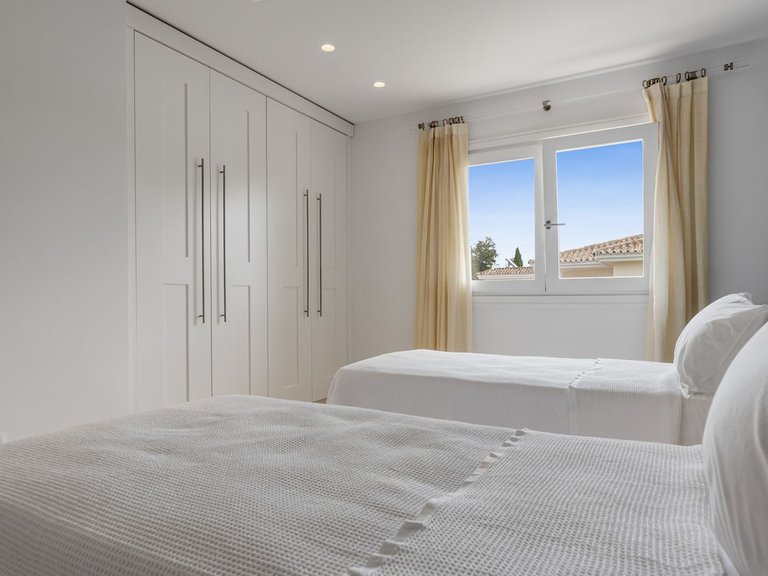 Villa for Sale in Sotogrande Costa, Cadiz 56
