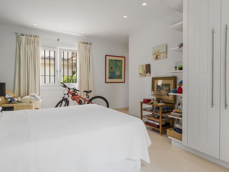Villa for Sale in Sotogrande Costa, Cadiz 60