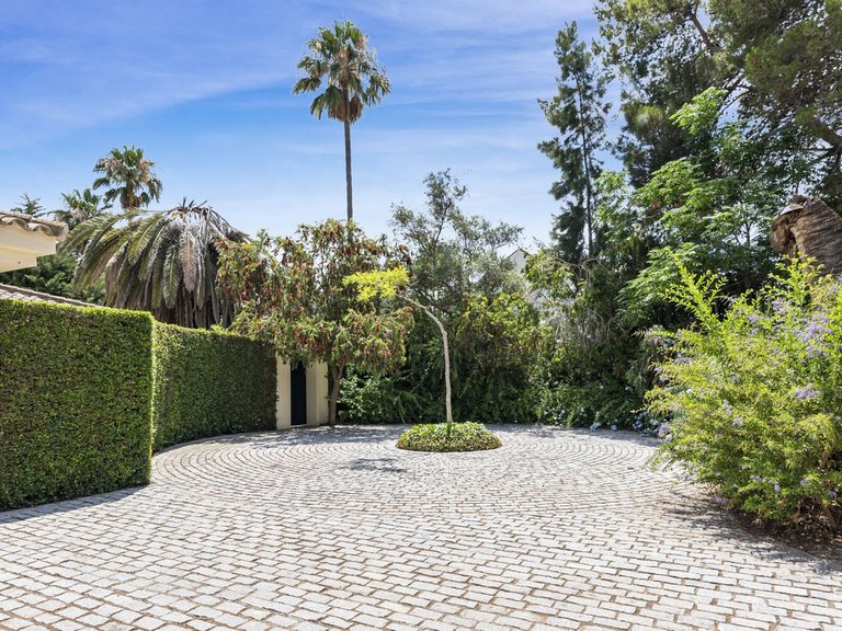 Villa for Sale in Sotogrande Costa, Cadiz 7