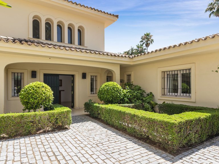 Villa for Sale in Sotogrande Costa, Cadiz 9