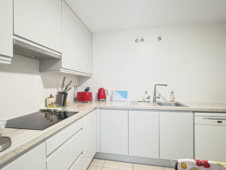 Apartment for Sale in Nueva Andalucía, Malaga 16