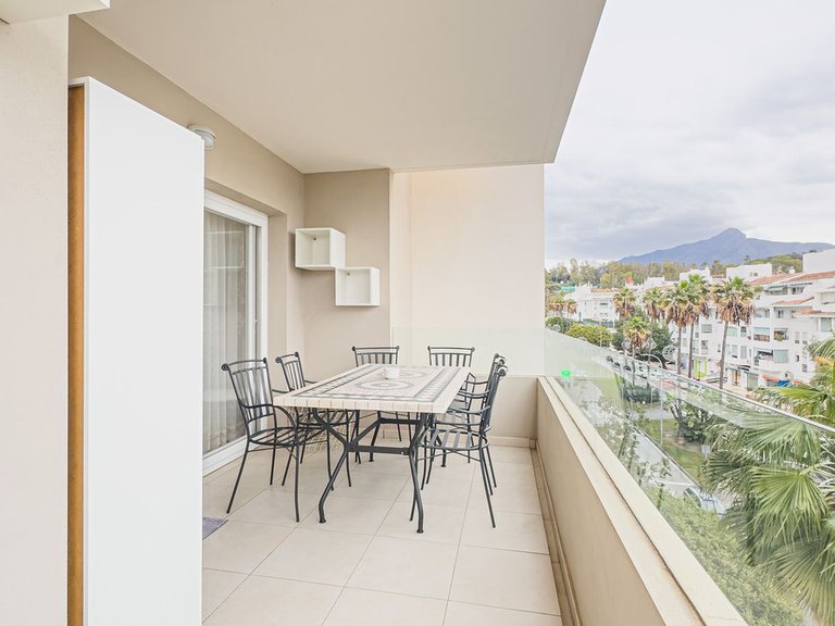 Apartment for Sale in Nueva Andalucía, Malaga 17