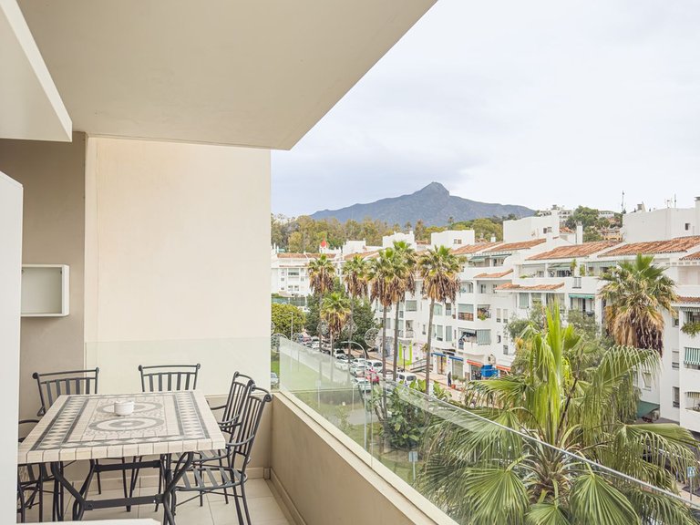 Apartment for Sale in Nueva Andalucía, Malaga 2