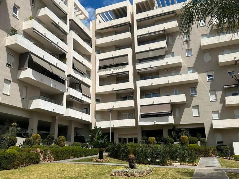 Apartment for Sale in Nueva Andalucía, Malaga 5