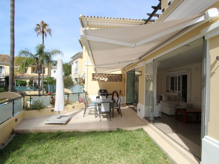Villa for Sale in Elviria, Malaga 11