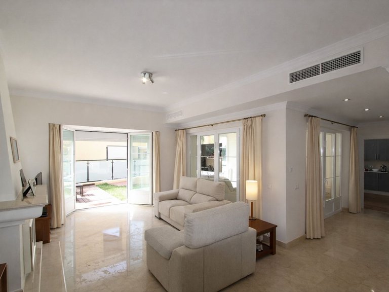 Villa for Sale in Elviria, Malaga 27