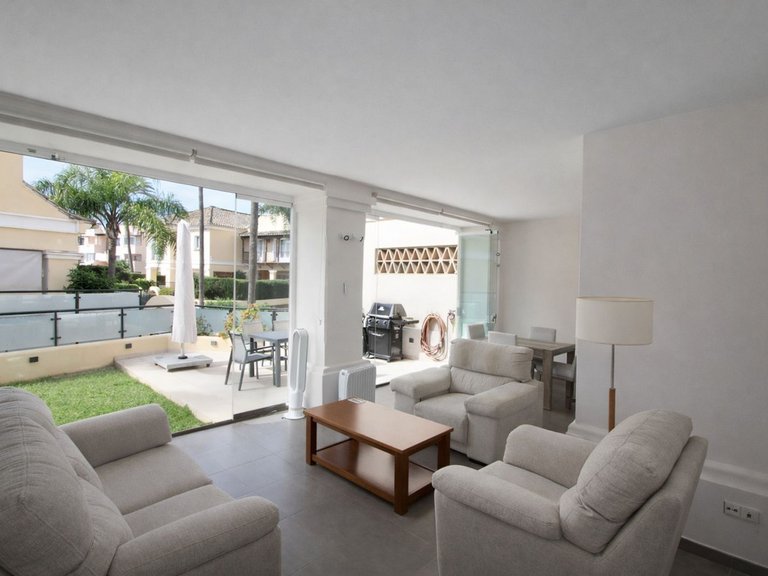 Villa for Sale in Elviria, Malaga 4