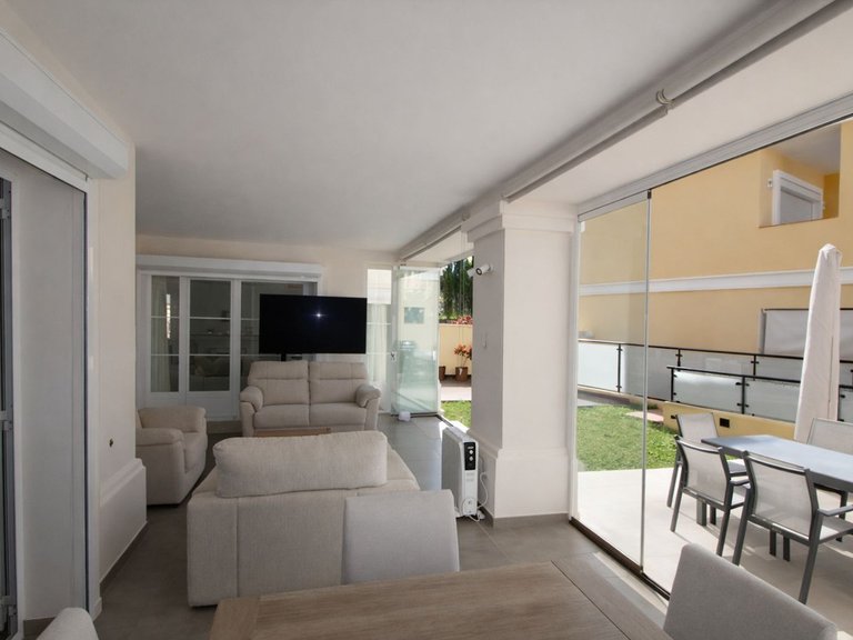 Villa for Sale in Elviria, Malaga 9