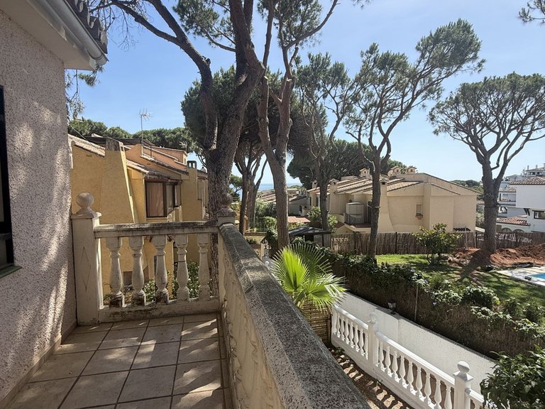 Villa for Sale in Calahonda, Malaga 18