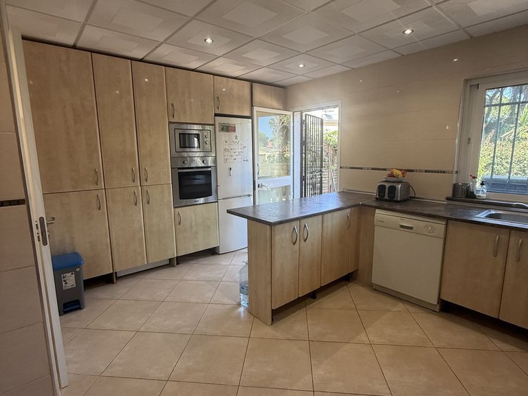 Villa for Sale in Calahonda, Malaga 7