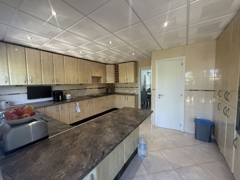 Villa for Sale in Calahonda, Malaga 9