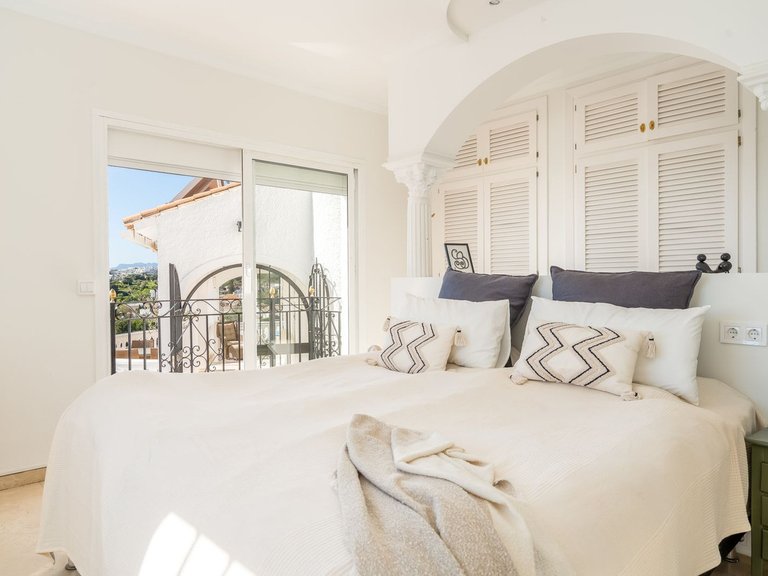Villa for Sale in La Capellania, Malaga 15