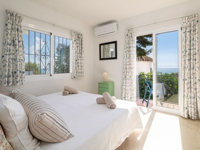 Villa for Sale in La Capellania, Malaga 19