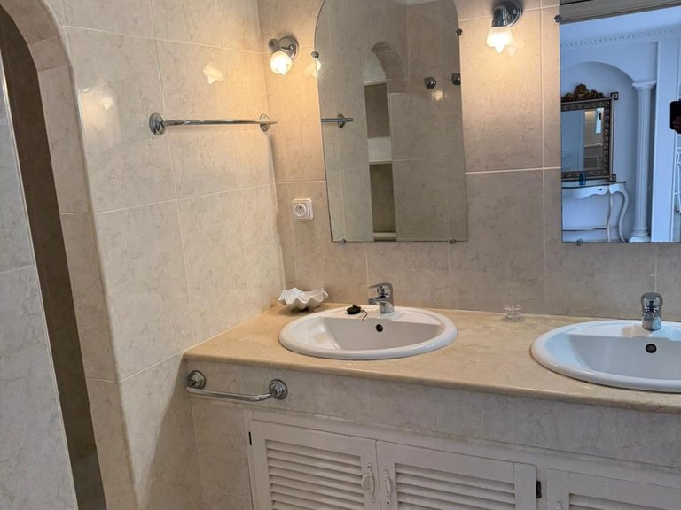 Villa for Sale in La Capellania, Malaga 31