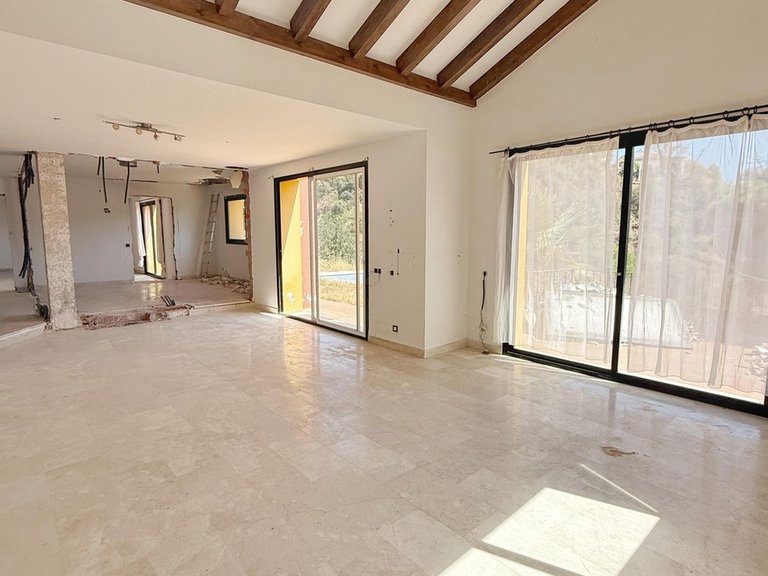 Villa for Sale in Elviria, Malaga 1