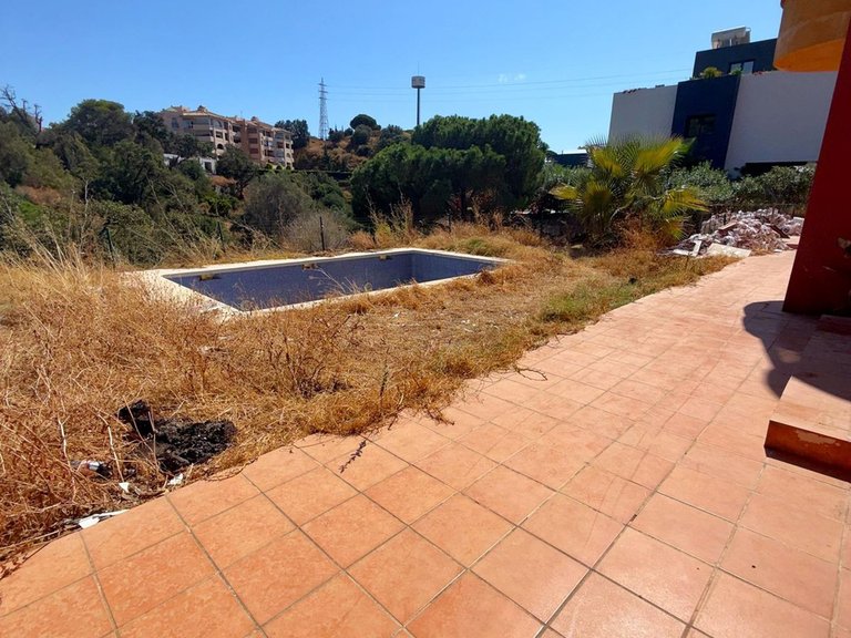 Villa for Sale in Elviria, Malaga 10