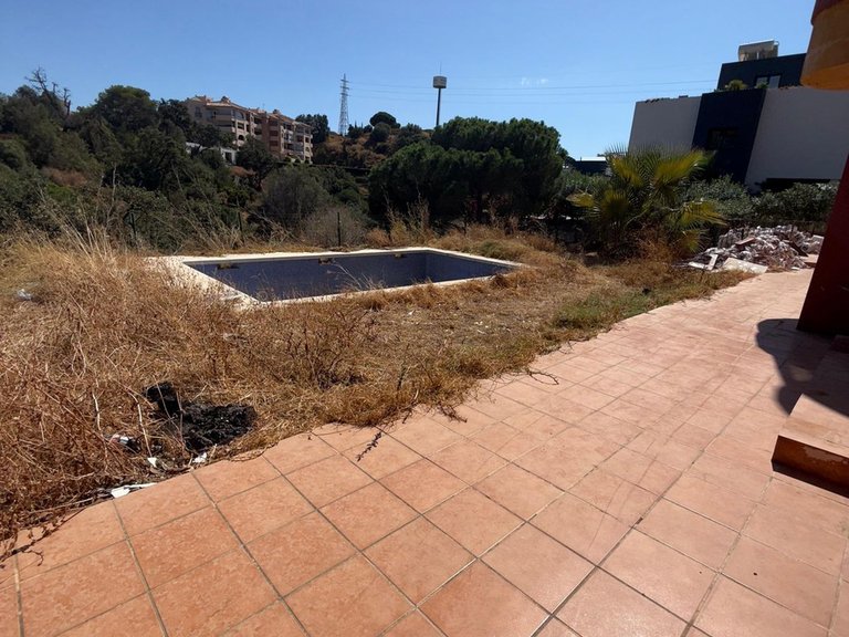 Villa for Sale in Elviria, Malaga 11