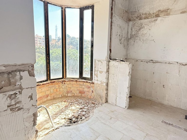 Villa for Sale in Elviria, Malaga 18