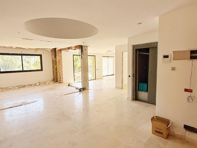 Villa for Sale in Elviria, Malaga 2