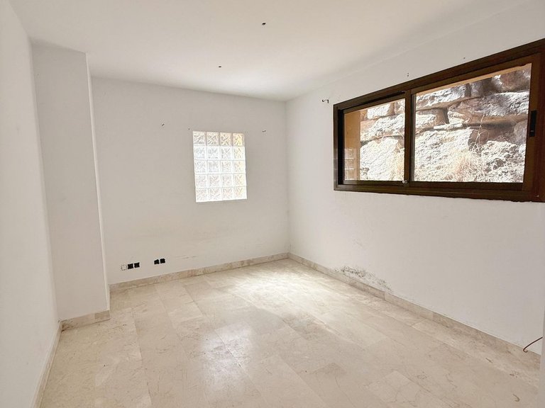Villa for Sale in Elviria, Malaga 21
