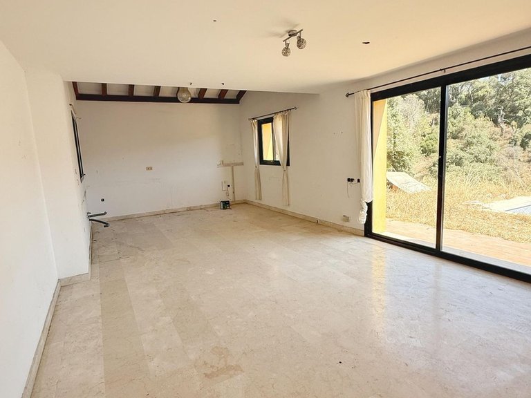 Villa for Sale in Elviria, Malaga 7