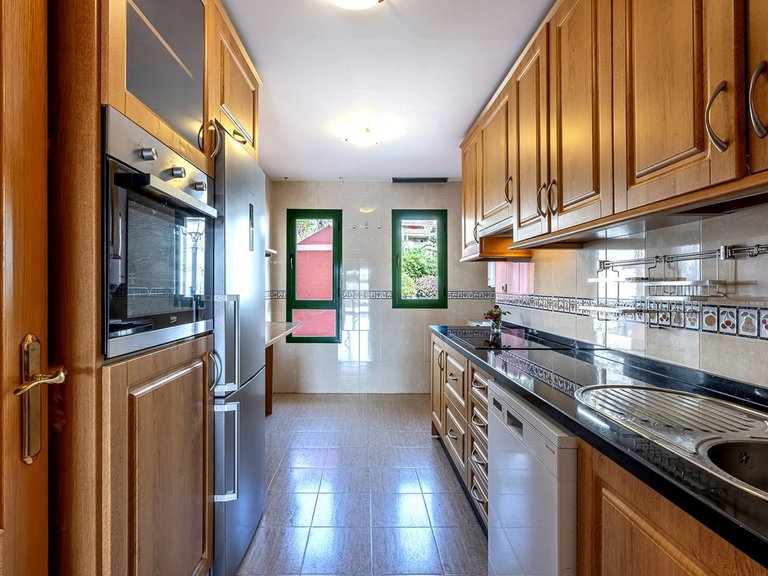 Apartment for Sale in Fuengirola, Malaga 18